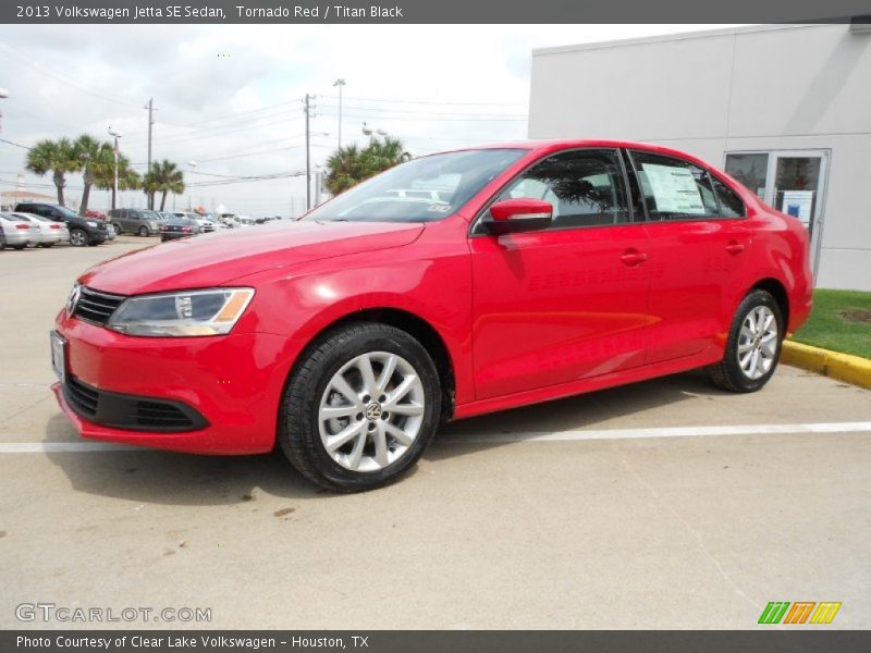 Front 3/4 View of 2013 Jetta SE Sedan
