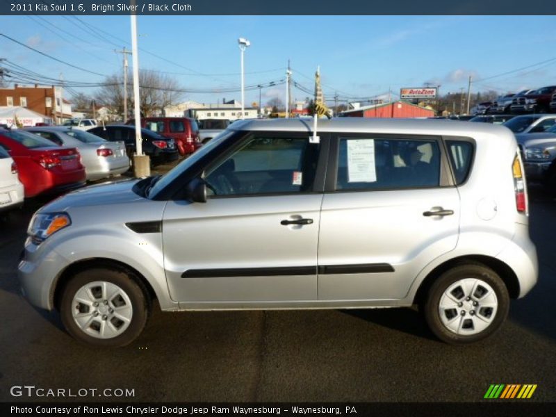 Bright Silver / Black Cloth 2011 Kia Soul 1.6