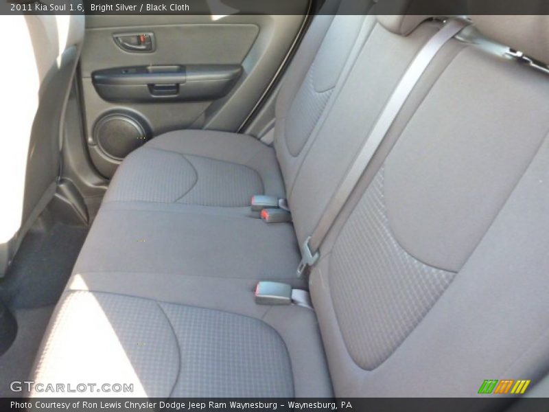 Bright Silver / Black Cloth 2011 Kia Soul 1.6