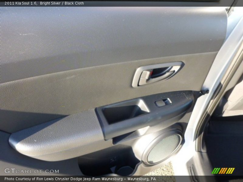Bright Silver / Black Cloth 2011 Kia Soul 1.6