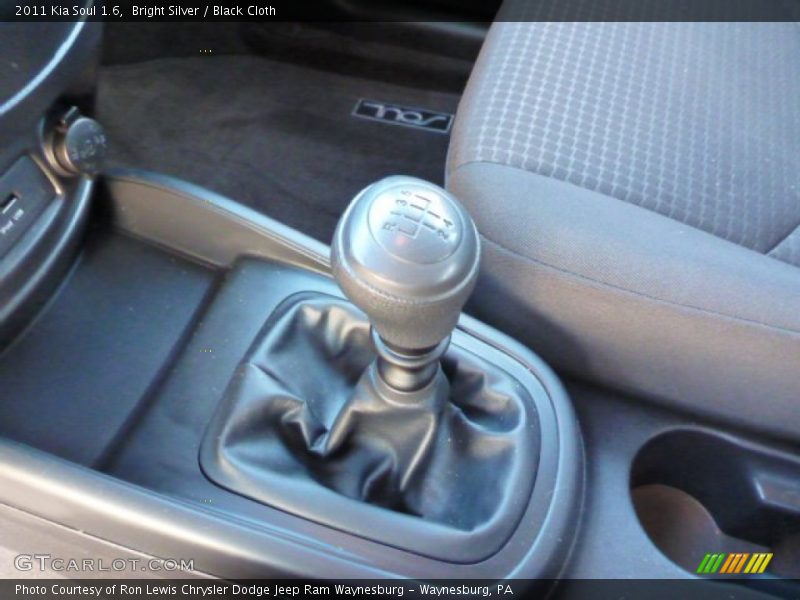 Bright Silver / Black Cloth 2011 Kia Soul 1.6