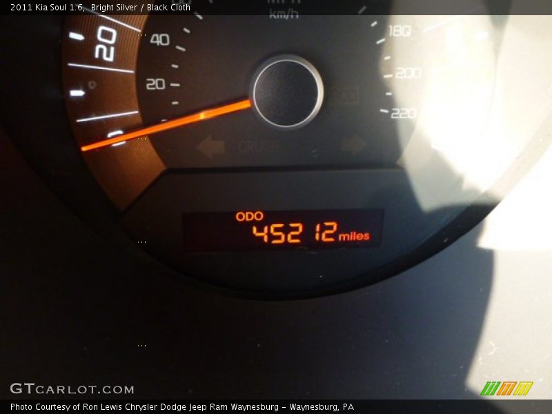 Bright Silver / Black Cloth 2011 Kia Soul 1.6