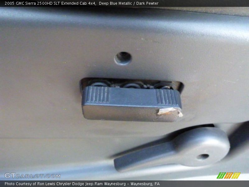 Deep Blue Metallic / Dark Pewter 2005 GMC Sierra 2500HD SLT Extended Cab 4x4