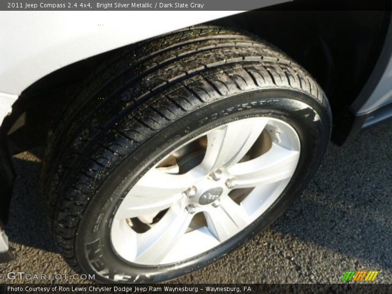Bright Silver Metallic / Dark Slate Gray 2011 Jeep Compass 2.4 4x4