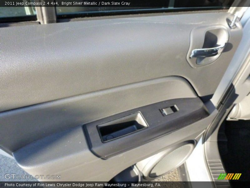Bright Silver Metallic / Dark Slate Gray 2011 Jeep Compass 2.4 4x4