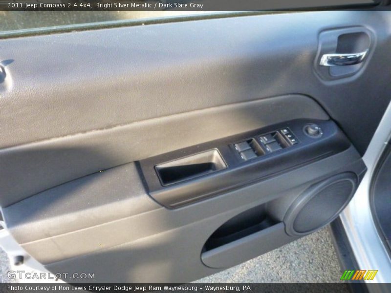 Bright Silver Metallic / Dark Slate Gray 2011 Jeep Compass 2.4 4x4