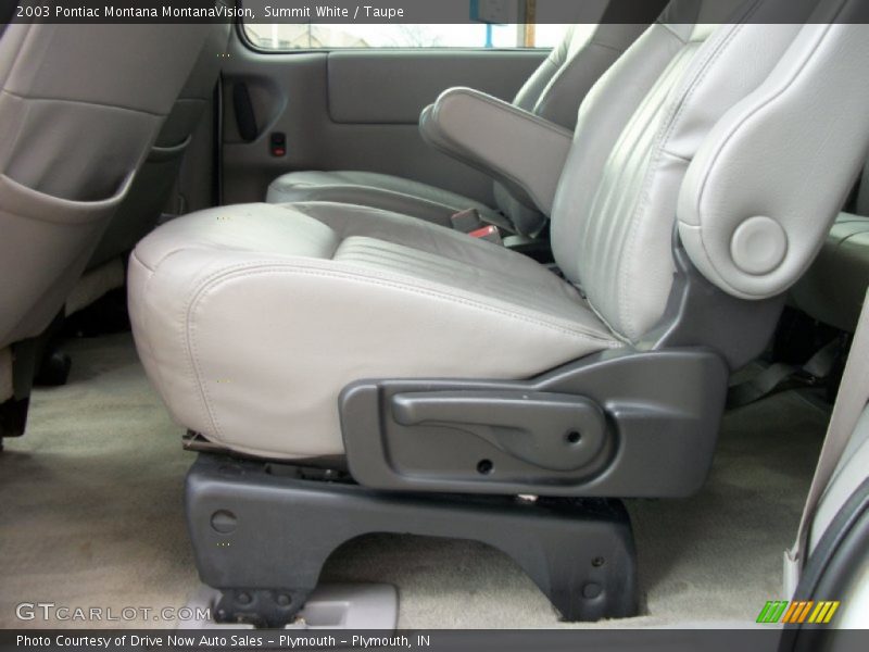 Summit White / Taupe 2003 Pontiac Montana MontanaVision