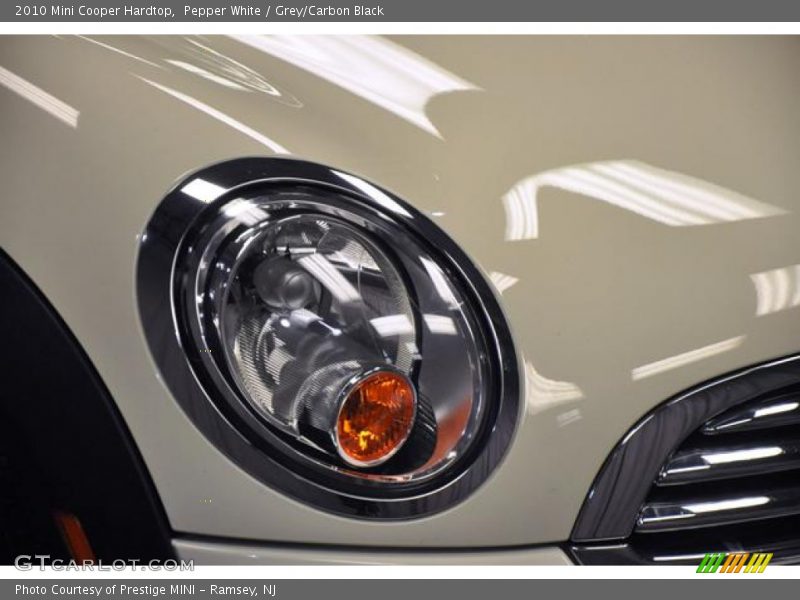 Pepper White / Grey/Carbon Black 2010 Mini Cooper Hardtop