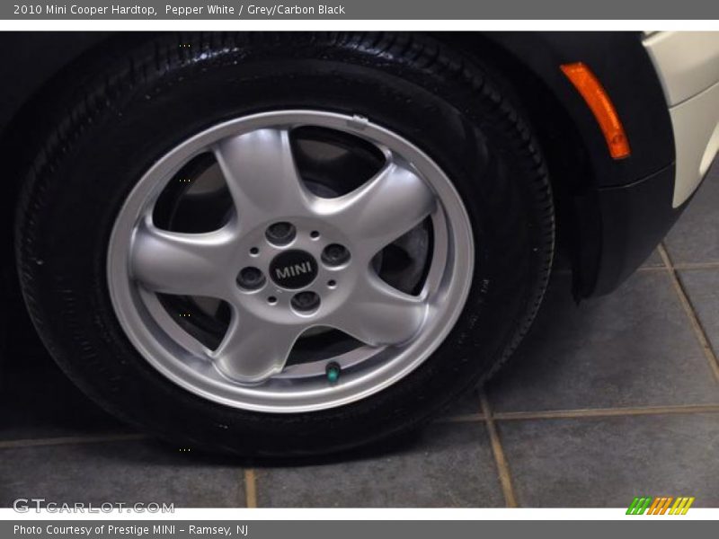Pepper White / Grey/Carbon Black 2010 Mini Cooper Hardtop