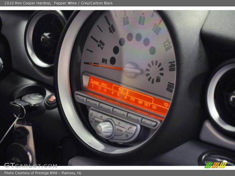 Pepper White / Grey/Carbon Black 2010 Mini Cooper Hardtop