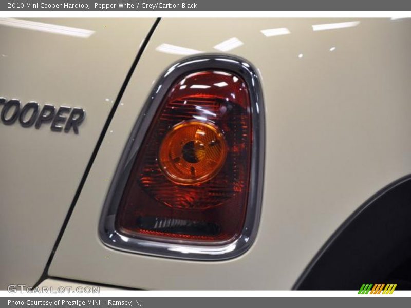 Pepper White / Grey/Carbon Black 2010 Mini Cooper Hardtop