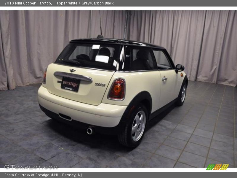 Pepper White / Grey/Carbon Black 2010 Mini Cooper Hardtop