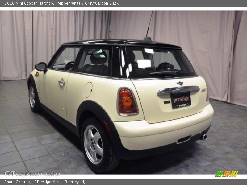 Pepper White / Grey/Carbon Black 2010 Mini Cooper Hardtop