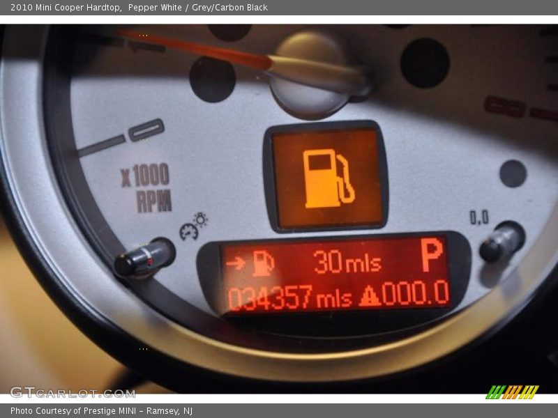 Pepper White / Grey/Carbon Black 2010 Mini Cooper Hardtop