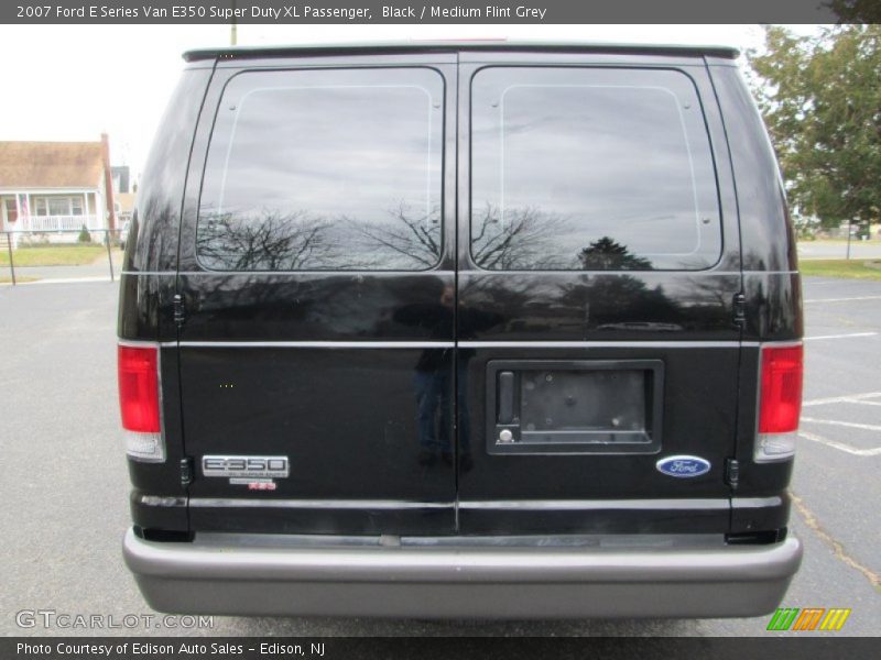 Black / Medium Flint Grey 2007 Ford E Series Van E350 Super Duty XL Passenger