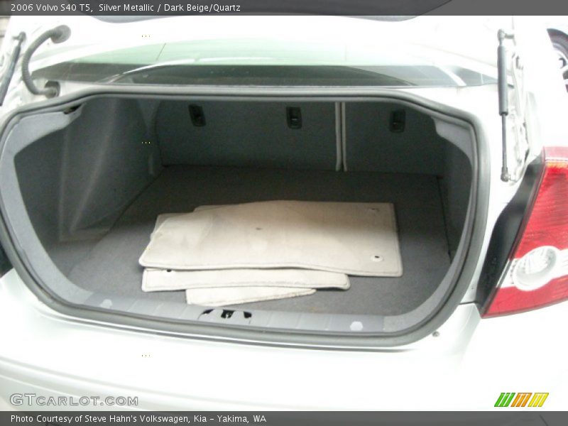 Silver Metallic / Dark Beige/Quartz 2006 Volvo S40 T5