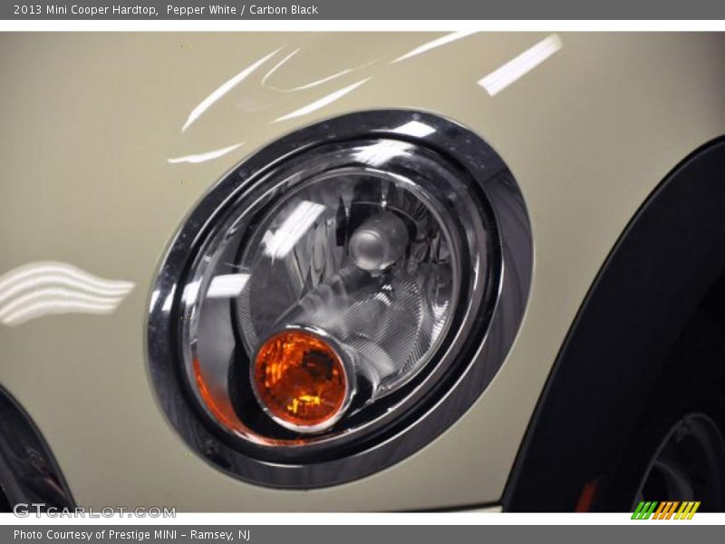Pepper White / Carbon Black 2013 Mini Cooper Hardtop
