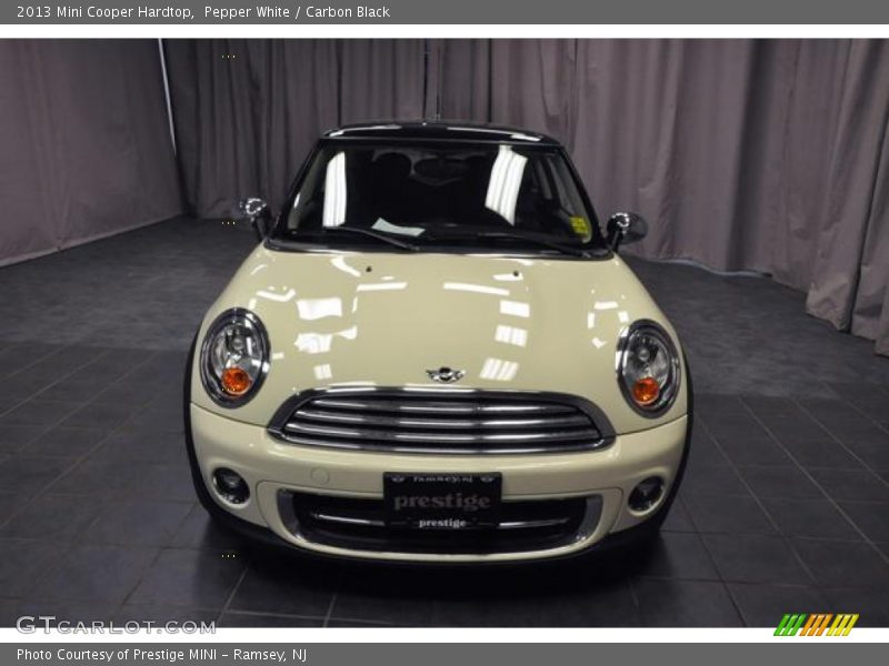Pepper White / Carbon Black 2013 Mini Cooper Hardtop