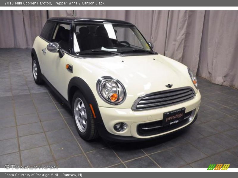 Pepper White / Carbon Black 2013 Mini Cooper Hardtop