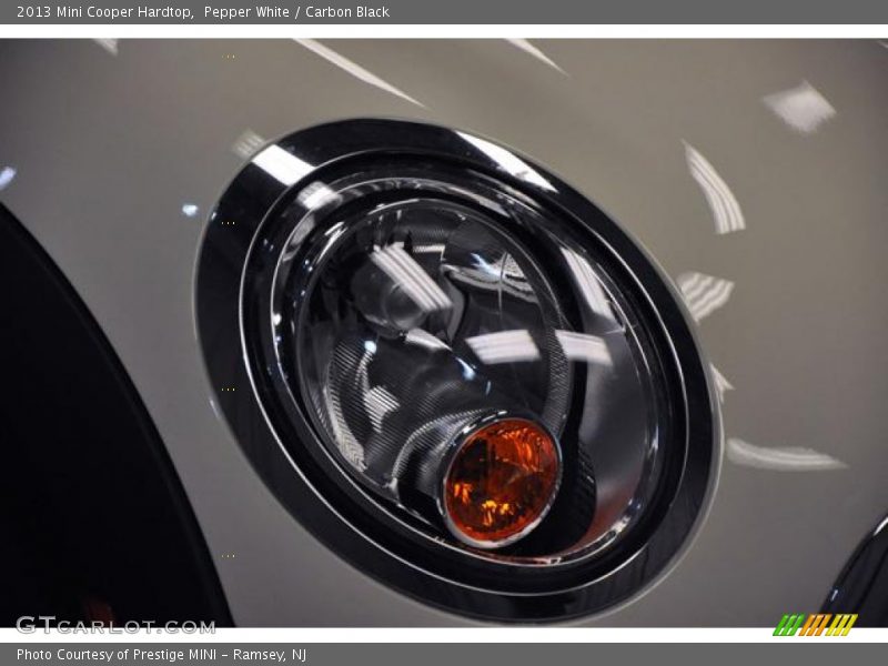 Pepper White / Carbon Black 2013 Mini Cooper Hardtop
