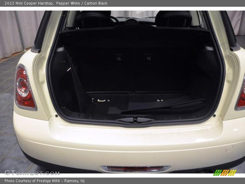 Pepper White / Carbon Black 2013 Mini Cooper Hardtop