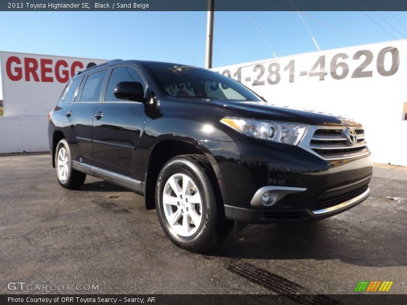 Black / Sand Beige 2013 Toyota Highlander SE