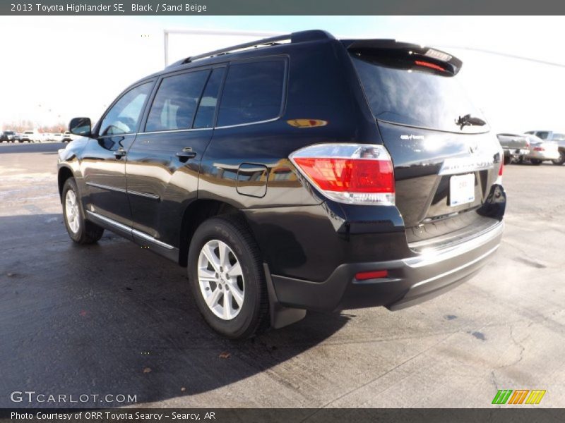 Black / Sand Beige 2013 Toyota Highlander SE