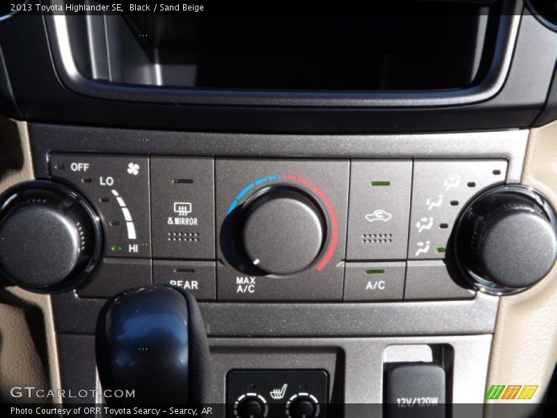 Black / Sand Beige 2013 Toyota Highlander SE