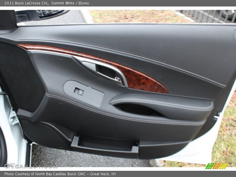 Summit White / Ebony 2011 Buick LaCrosse CXL