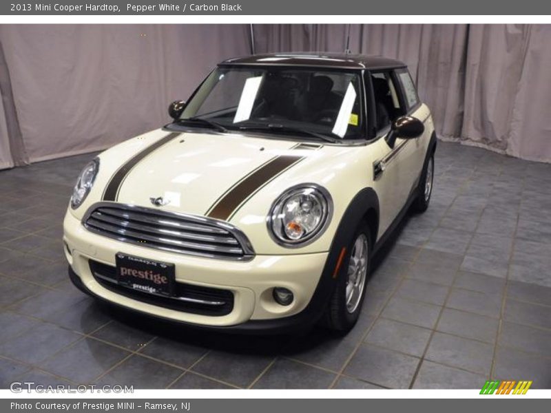 Pepper White / Carbon Black 2013 Mini Cooper Hardtop