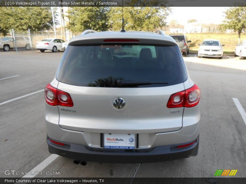 Reflex Silver Metallic / Sandstone 2010 Volkswagen Tiguan SE