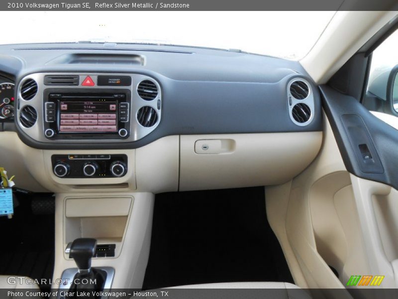 Reflex Silver Metallic / Sandstone 2010 Volkswagen Tiguan SE