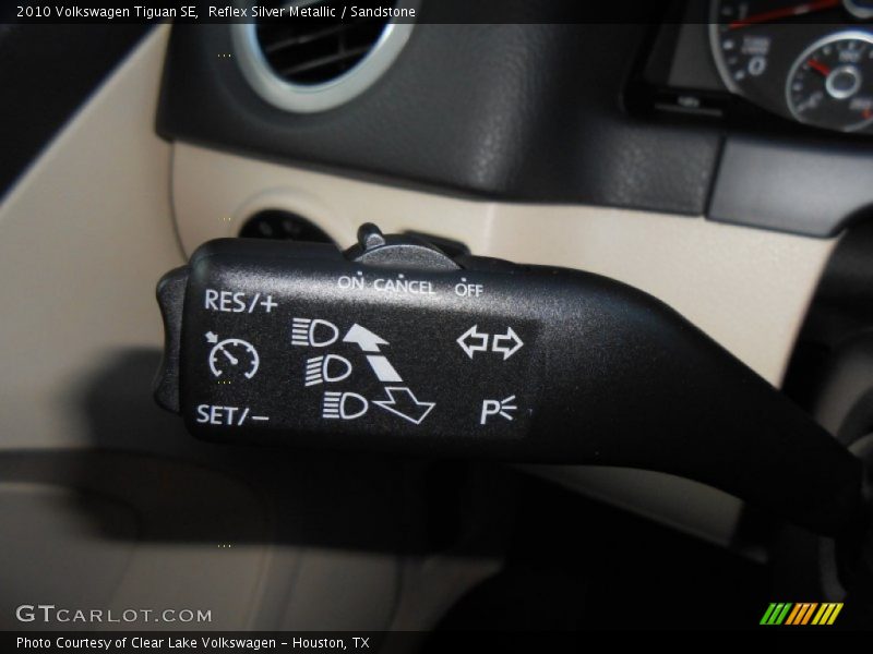 Reflex Silver Metallic / Sandstone 2010 Volkswagen Tiguan SE