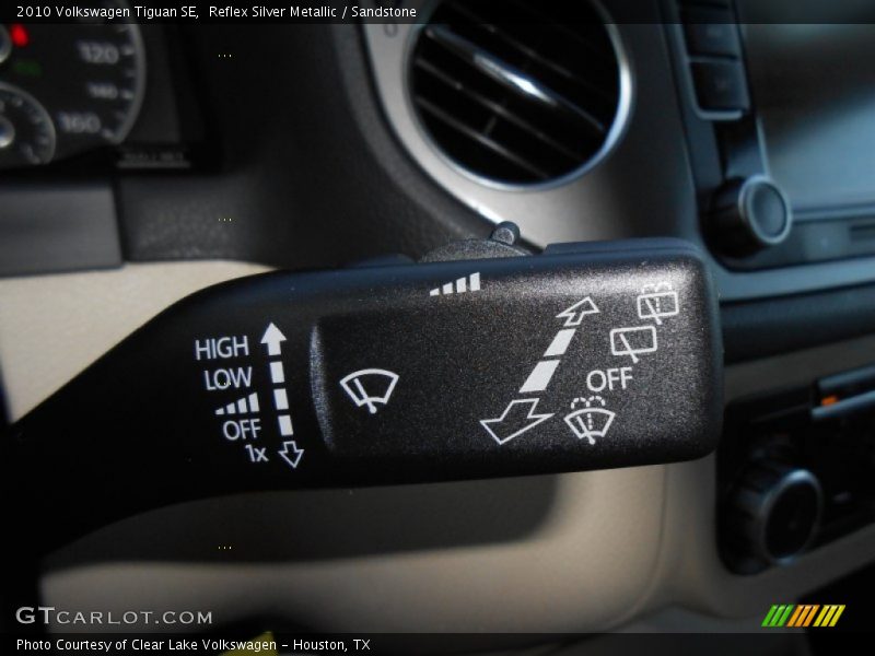 Reflex Silver Metallic / Sandstone 2010 Volkswagen Tiguan SE