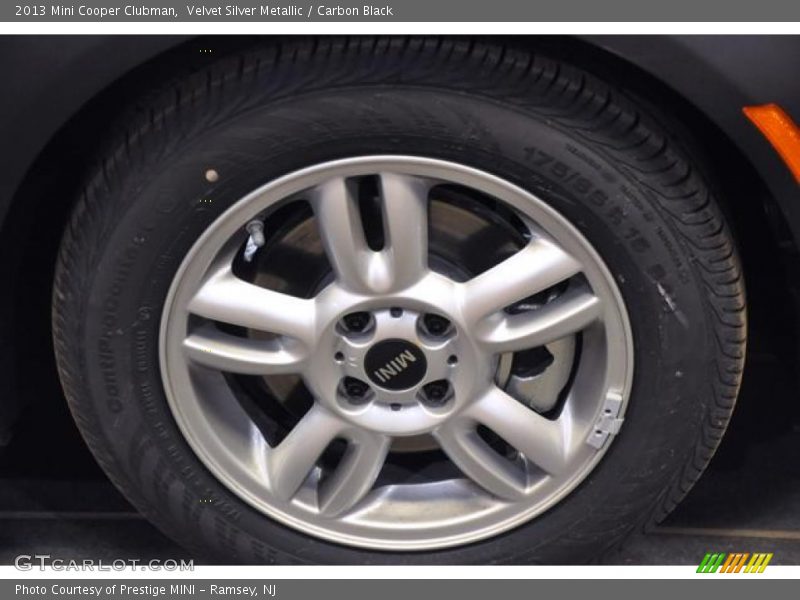 Velvet Silver Metallic / Carbon Black 2013 Mini Cooper Clubman