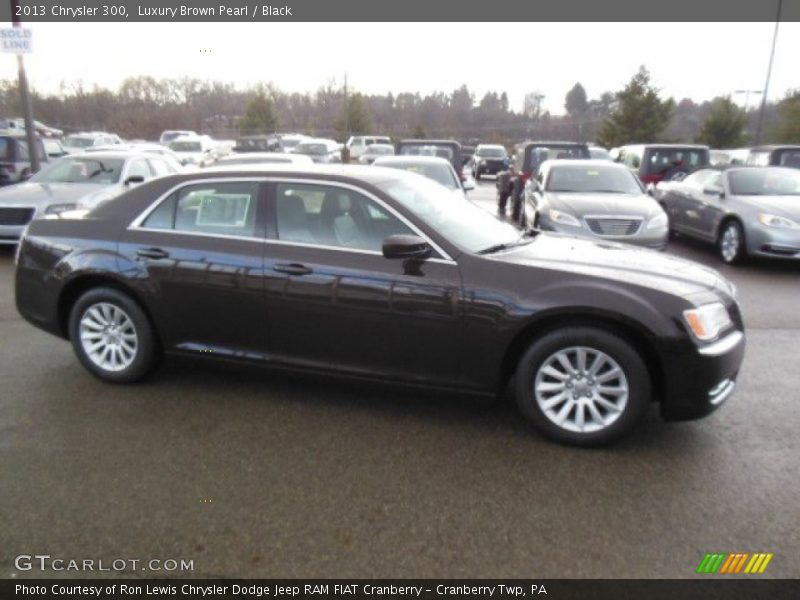 Luxury Brown Pearl / Black 2013 Chrysler 300