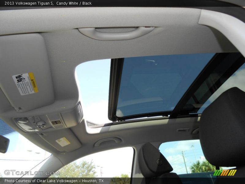 Candy White / Black 2013 Volkswagen Tiguan S