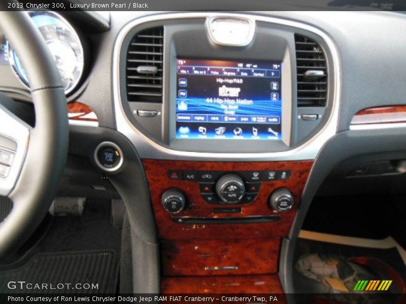 Luxury Brown Pearl / Black 2013 Chrysler 300