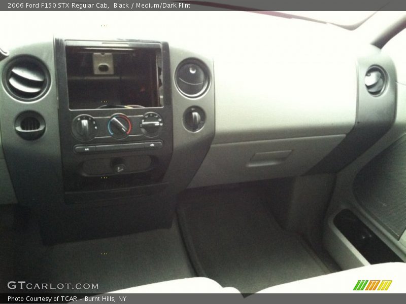 Black / Medium/Dark Flint 2006 Ford F150 STX Regular Cab