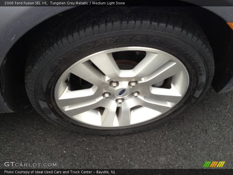  2006 Fusion SEL V6 Wheel
