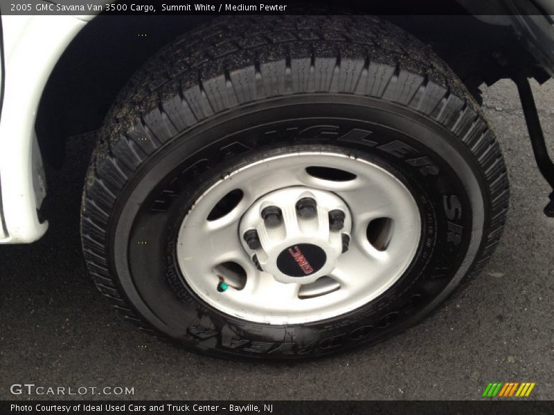 Summit White / Medium Pewter 2005 GMC Savana Van 3500 Cargo