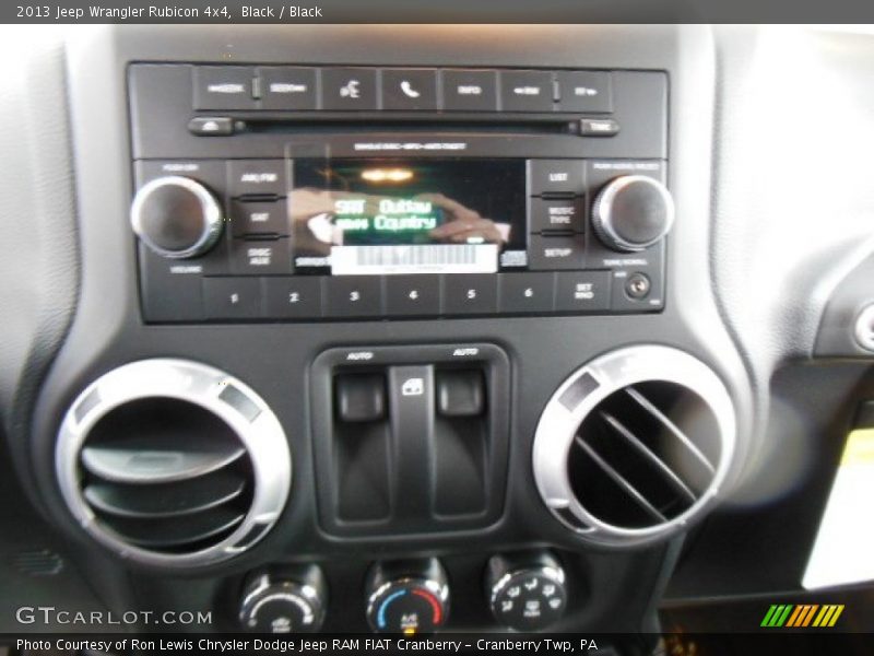 Black / Black 2013 Jeep Wrangler Rubicon 4x4