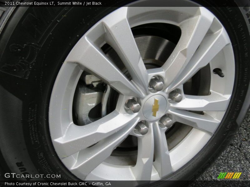Summit White / Jet Black 2011 Chevrolet Equinox LT