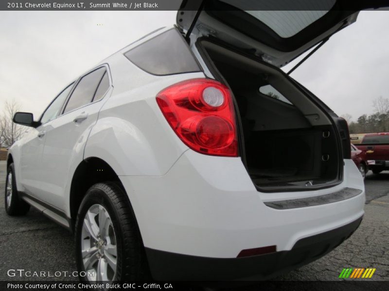 Summit White / Jet Black 2011 Chevrolet Equinox LT