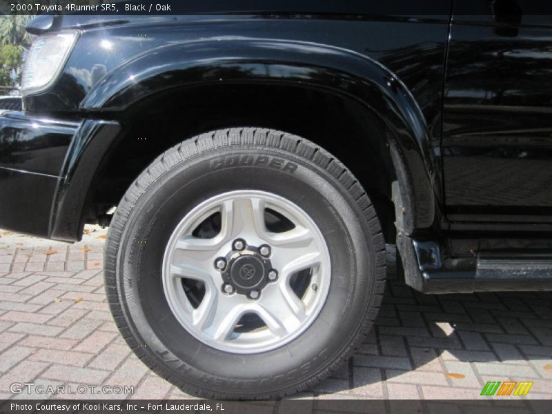Black / Oak 2000 Toyota 4Runner SR5