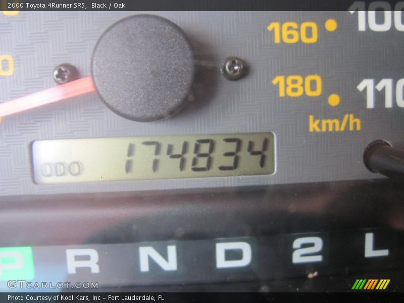 Black / Oak 2000 Toyota 4Runner SR5