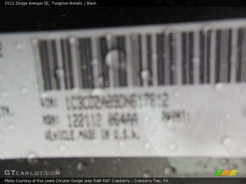 Tungsten Metallic / Black 2013 Dodge Avenger SE