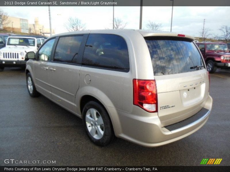 Sandstone / Black/Light Graystone 2013 Dodge Grand Caravan SE