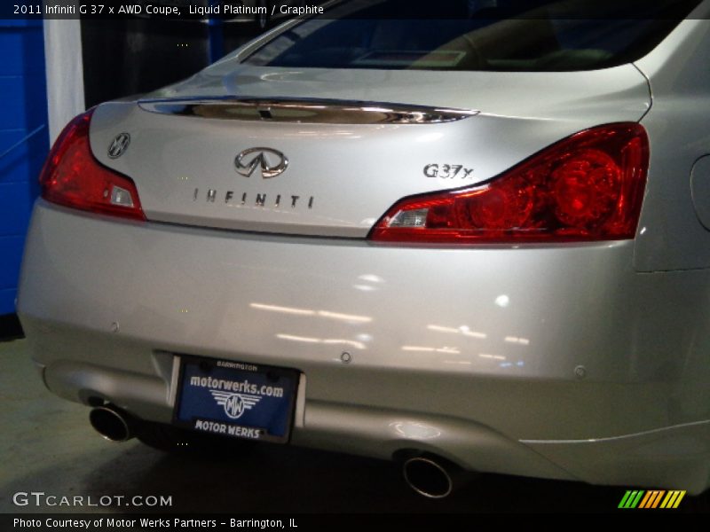 Liquid Platinum / Graphite 2011 Infiniti G 37 x AWD Coupe