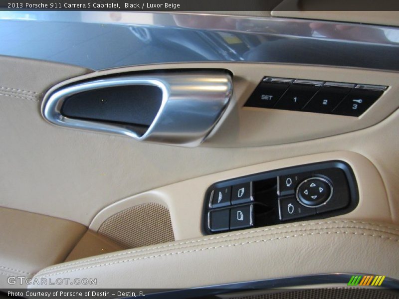 Controls of 2013 911 Carrera S Cabriolet